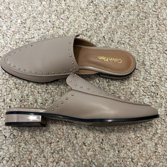 Like new calvin klein mules - Picture 2 of 3
